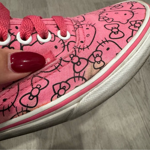 VANS Old Skool Hello Kitty Women's Low Top Sneakers, Size 10, Pink And Black - Picture 6 of 7